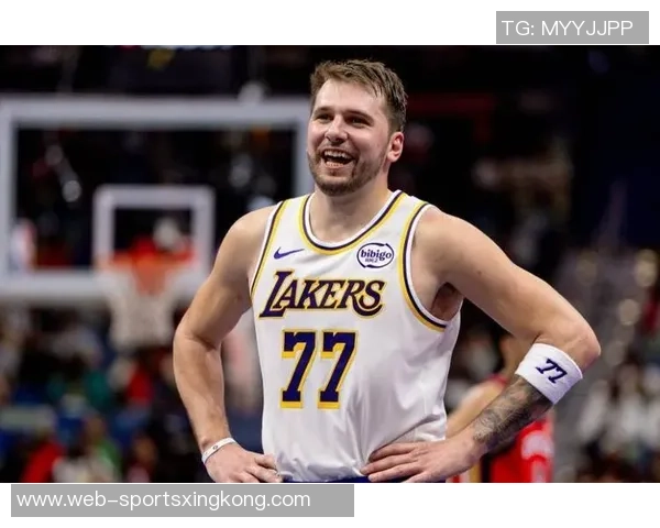 东契奇状态下滑失误频繁球迷担忧其比赛态度与表现问题 东契奇状态下滑失误频繁球迷担忧其比赛态度与表现问题